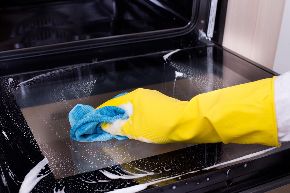 Cleaning dirty oven in Crawley